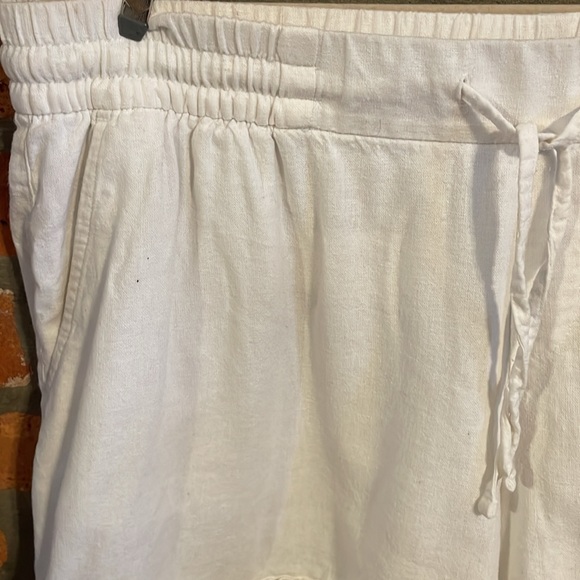 Old Navy White Linen Blend Utility Shorts - Picture 2 of 4